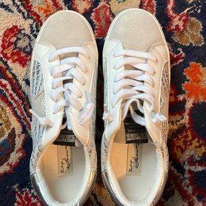 Size 8.5 New Vintage Havana croco sneaker light gray